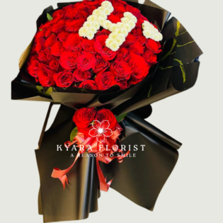 Luxury personalized red rose alphabet bouquet delivery in Nikol Ahmedabad