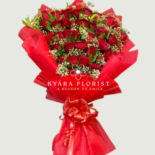Classic red rose bouquet with baby's breath for delivery in Ahmedabad